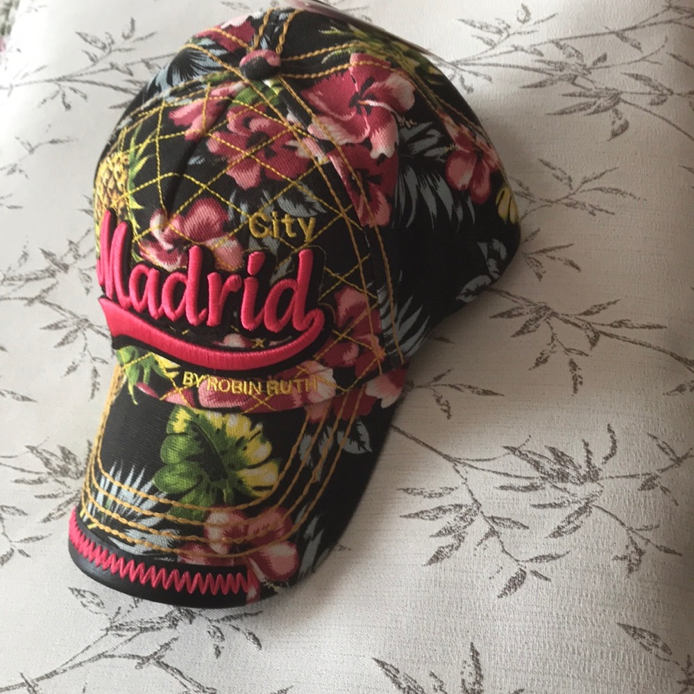 Sports hat - Picture 2 of 2